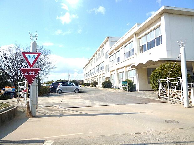 知多市立八幡中学校(約1,120m)