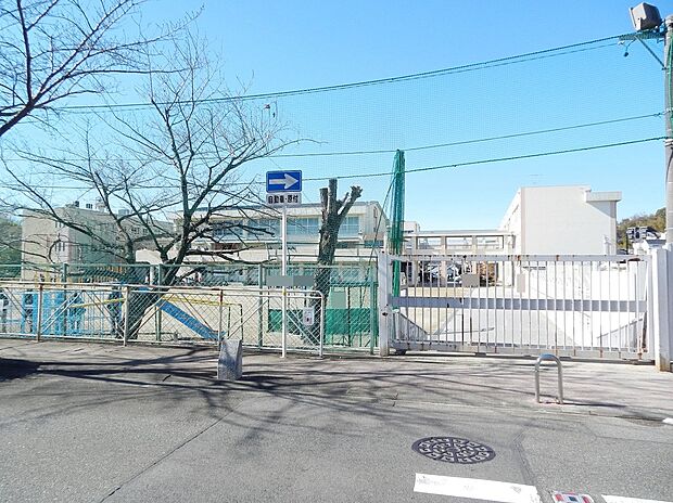 名古屋市立旭出小学校(約300m)