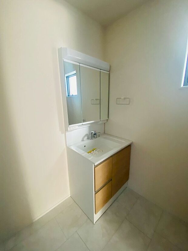 【洗面】暮らしを快適に変える、シャワー付き洗面化粧台♪