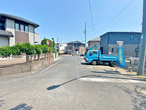 【前面道路】休日、平日問わずお気軽にお問合せください。年末年始以外毎日営業中♪