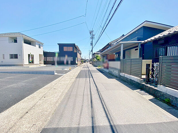 【前面道路】休日、平日問わずお気軽にお問合せください。年末年始以外毎日営業中♪