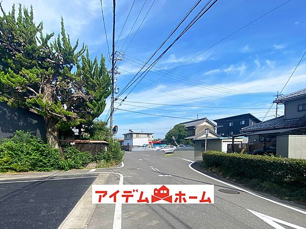 【前面道路】休日、平日問わずお気軽にお問合せください。年末年始以外毎日営業中♪