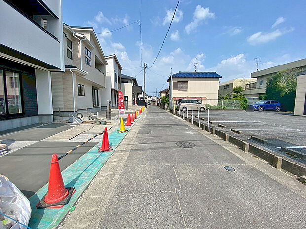 【前面道路】休日、平日問わずお気軽にお問合せください。年末年始以外毎日営業中♪