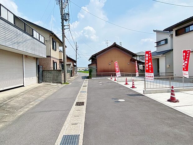 【前面道路】休日、平日問わずお気軽にお問合せください。年末年始以外毎日営業中♪