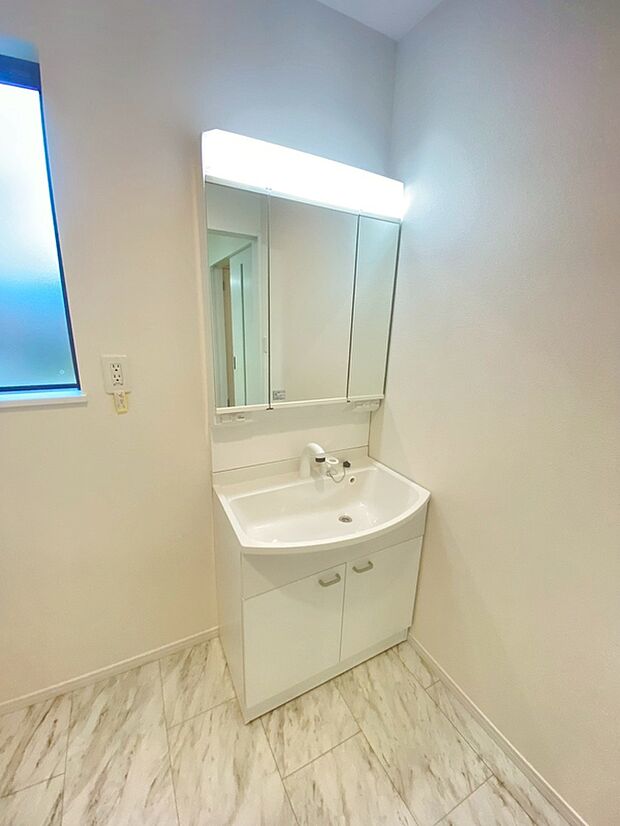 【洗面】暮らしを快適に変える、シャワー付き洗面化粧台♪