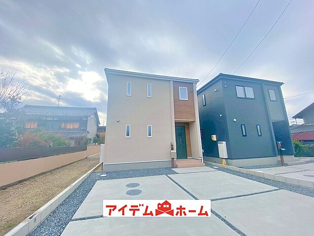 【2号棟外観写真】平日・土日問わずご案内致します！お気軽にお問合わせ下さい♪