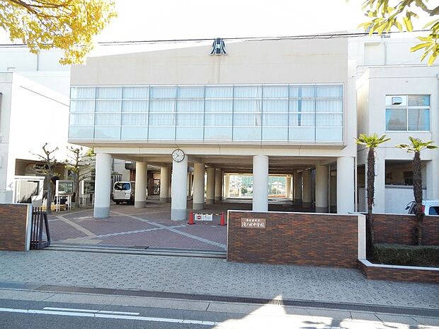 名古屋市立滝ノ水中学校(約320m)