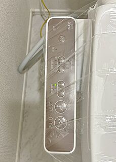 同仕様写真　温水洗浄便座