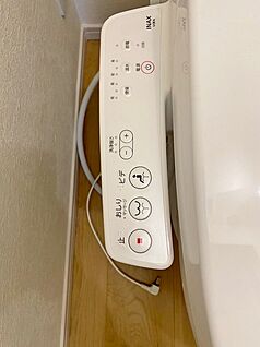 同仕様写真　温水洗浄便座