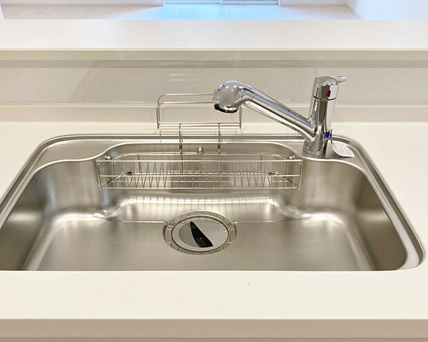 【同仕様写真 浄水器内蔵型水栓】しっかりと塩素を除去。毎日おいしいお水を楽しめます。
塩素によるお野菜のビタミン破壊も抑止出来ます。