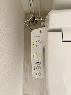 同仕様写真　温水洗浄便座