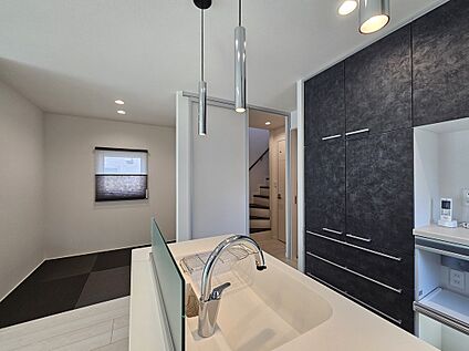 キッチンより位置関係（2025年3月撮影）