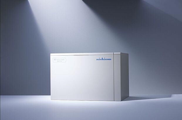【【蓄電池】】【蓄電池】
太陽光発電システムで創った電力を貯めて使うことができます。停電時や災害時に、最低限の生活を確保することができます。