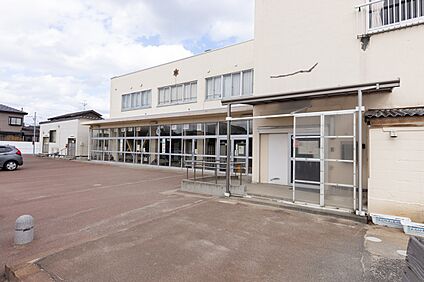 新潟市立亀田東小学校 1160ｍ(徒歩15分)