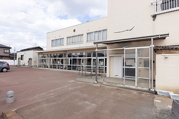新潟市立亀田東小学校(約1,160m)
