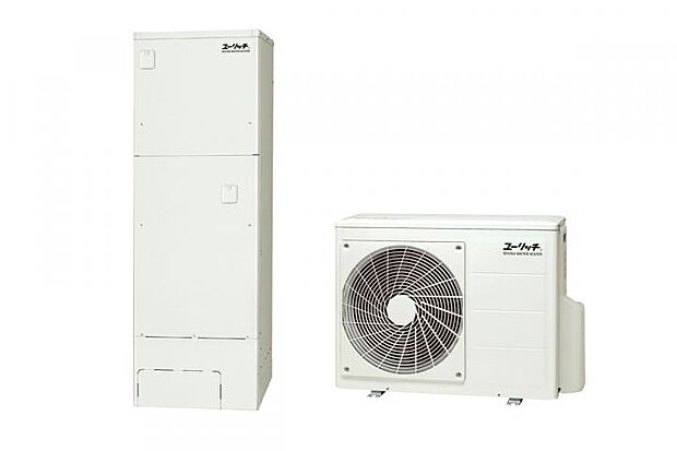 【エコキュート】電気代の安い深夜電力を利用するため、光熱費が安く抑えられます。また停電や断水時などにはタンク内の水を、非常用水として取り出すことができますので、非常時も安心です。