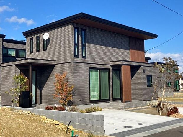 【B棟外観】（2025年10月撮影）