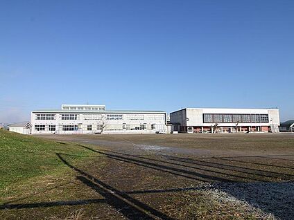 窪田小学校 約2500m(徒歩32分)