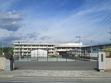 桜町中学校 約80～170m(徒歩1～3分)