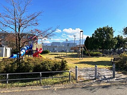 二ッ塚公園 約180m(徒歩3分)