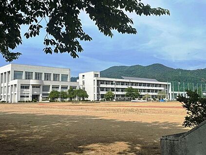 東根市立第一中学校 2430m