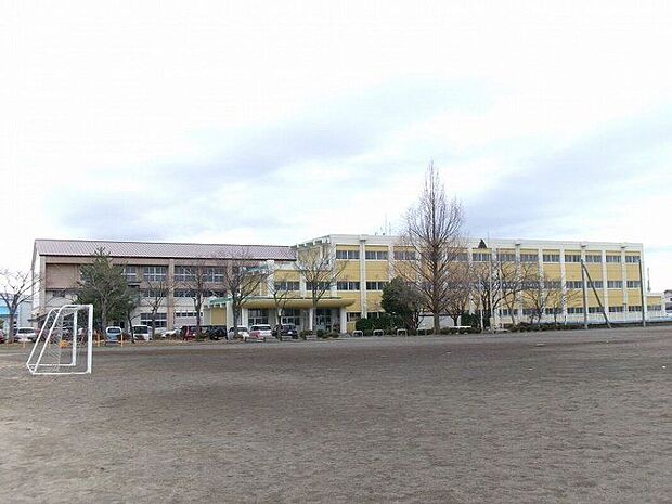 泉小学校(約550m)