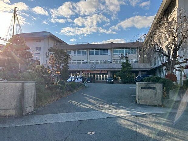 山形市立第四中学校(約240m)