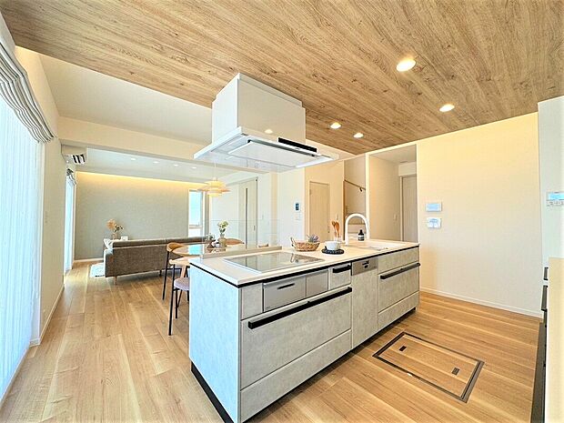 【【1号地キッチン】】アイランドキッチン
お料理がしやすくなります♪
室内(2024年7月)撮影