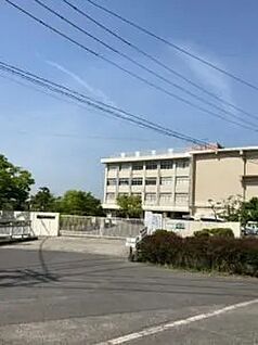 岡山市立芥子山小学校 870ｍ～950ｍ(徒歩11～12分)