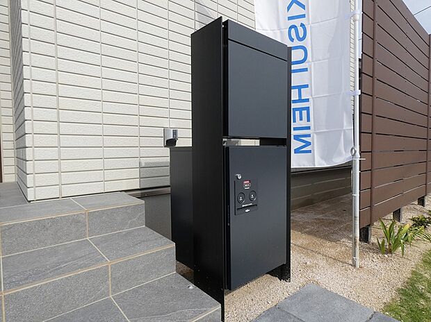 【外観写真】宅配ボックスを設置しております!(2025年11月撮影)