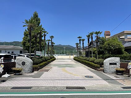 山口市立大歳小学校 約440ｍ(徒歩6分)