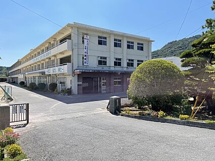 鴻南中学校 約1580ｍ(徒歩20分)
