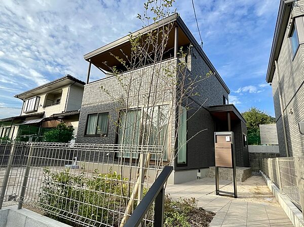 【6号棟】
毎日を心地よく過ごせる、安心と快適に包まれた分譲住宅