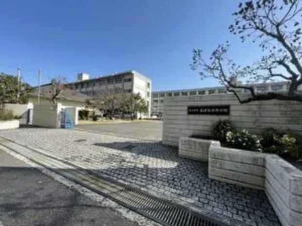 五日市南中学校(約1,900m)