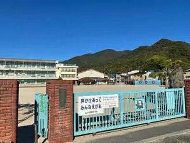 呉市立広小学校(約700m)