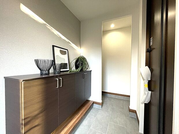 靴箱+土間収納完備で、家族全員分の靴をすっきり収納が可能。