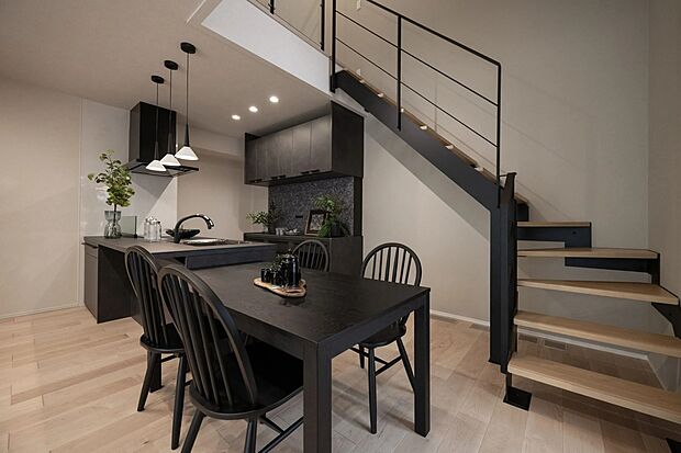 シンプルで上質なリビング。
明るく落ち着いた雰囲気が、毎日の暮らしをやさしく包みます。