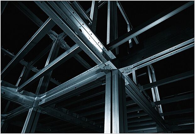 【ボックスラーメン構造】ユニットを連結し強靭な構造に。