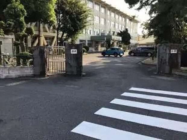 新居浜市立新居浜北中学校（約1,210m）