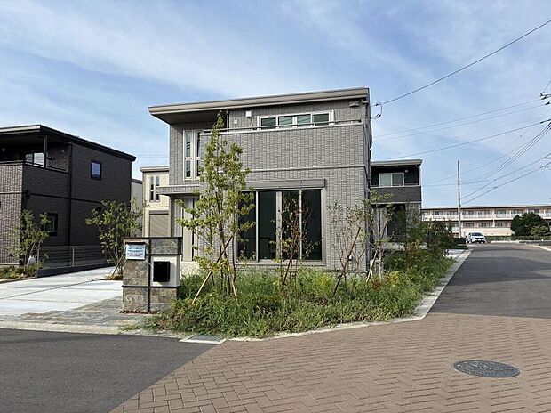 【価格改定】No.25/4LDK+WIC(25年8月撮影)
1F:63.26m2(約19.31坪)
2F:51.84m2(約15.68坪)