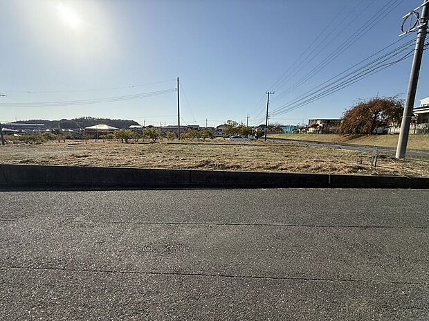 No.1／全区画土地面積70坪以上のゆったりとした敷地です（25年11月撮影）