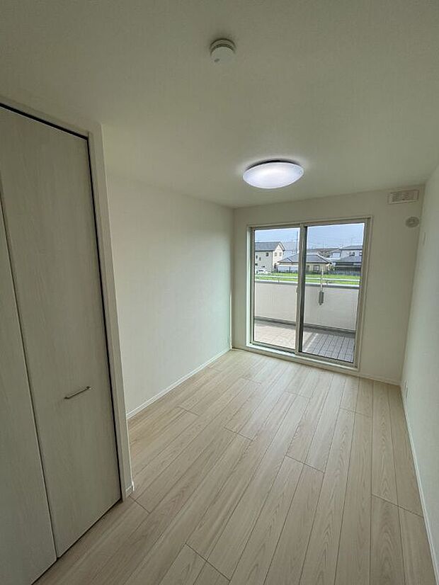 【【価格改定】No.15/洋室】主寝室の他に3つの洋室があります(25年8月撮影)