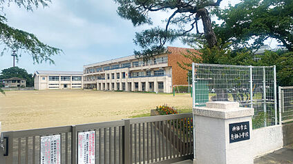 息栖小学校 約750m～760m(徒歩10分)