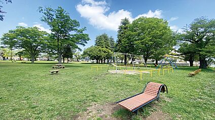 長堀公園 約300m(徒歩4分)
