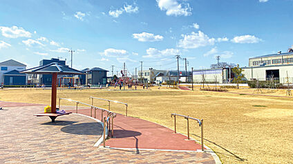 たかやま東公園 約820m～920m(徒歩11分～12分)