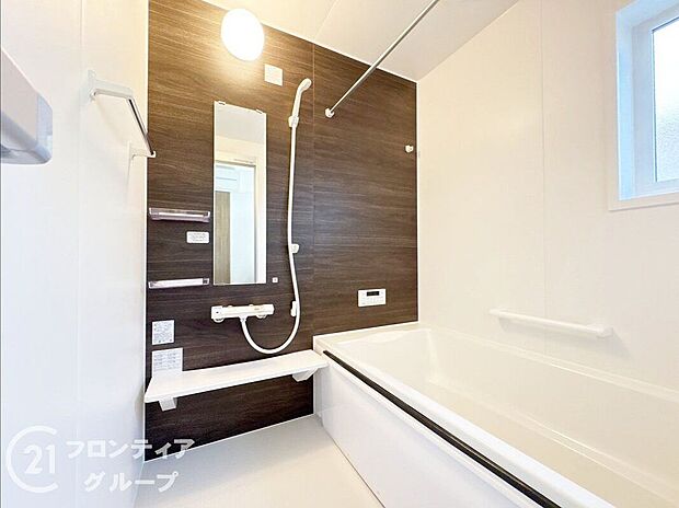 快適なバスルームで、リフレッシュできる時間を楽しむことができます。機能的な設備が整い、快適な生活をサポートします。