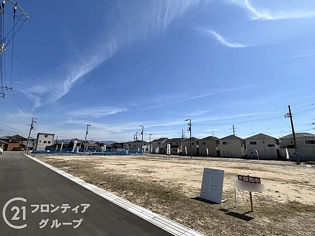 現地写真更新！現地の説明はもちろん、モデルハウスご見学も可能！同社施工物件をご見学していただきますので、実際に使用される設備やお家の雰囲気などをご確認ください