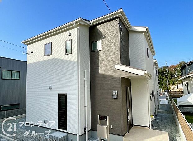 【2号棟】現地外観写真\資金計画のお悩みお任せください!/最新FPシステムを使った資金計画のシミュレーションや専属のファイナンシャルプランナーがお金回りの整理をお手伝いします!住宅ローンもお任せ♪