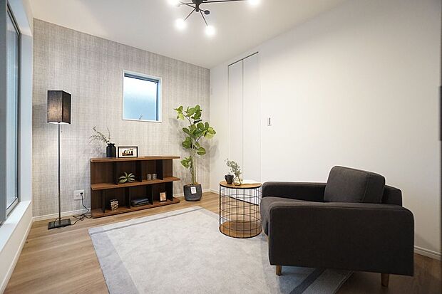 【その他】【施工例/洋室】スタイル:カフェナチュラル自然を想像させるアースカラーを使用した爽やかなデザインは、まるでカフェにいるかのような癒されるデザインです。