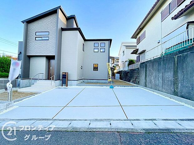 【駐車場】お車持ちの方にもうれしいカースペース完備